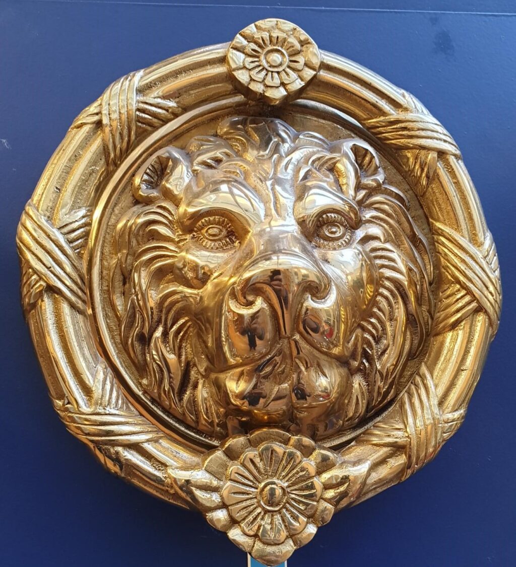 LION KNOCKER 2