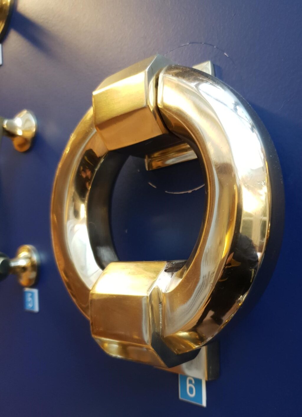 MAJESTIC SMALL RING KNOCKER 2